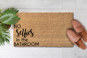 No-Selfies-In-The-Bathroom-1